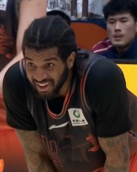 开云体育登录入口-山东男篮28分不敌上海，止步季后赛八强，三大外援合砍3分太离谱